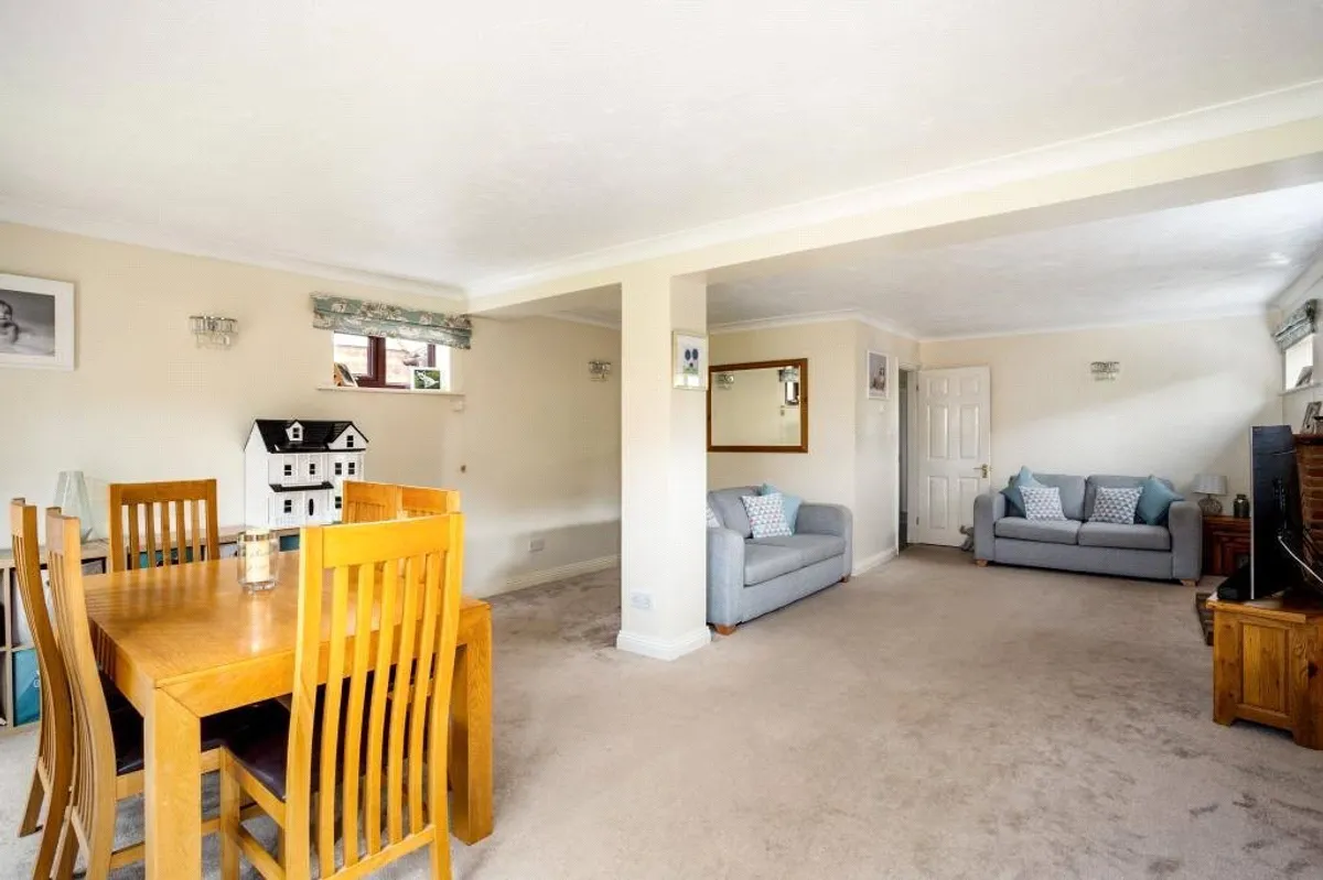 Burydown Mead, North Waltham, RG25