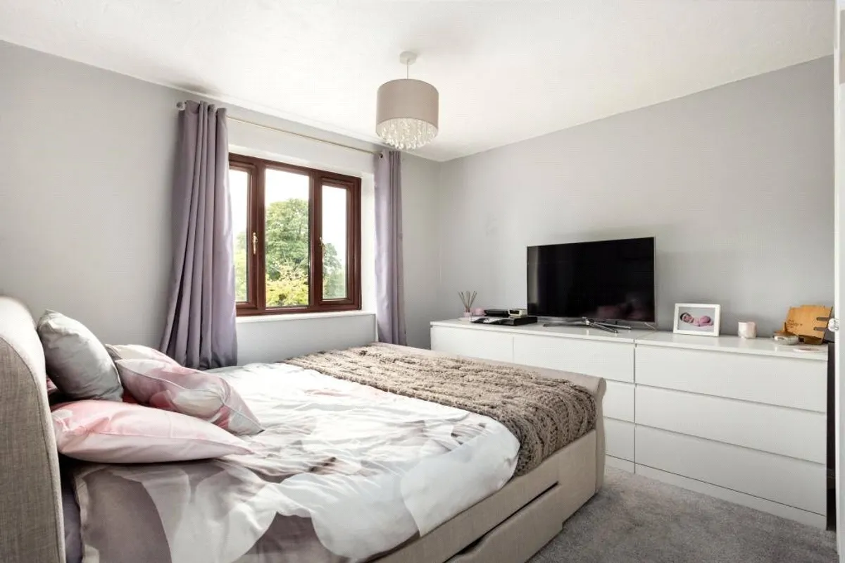 Burydown Mead, North Waltham, RG25