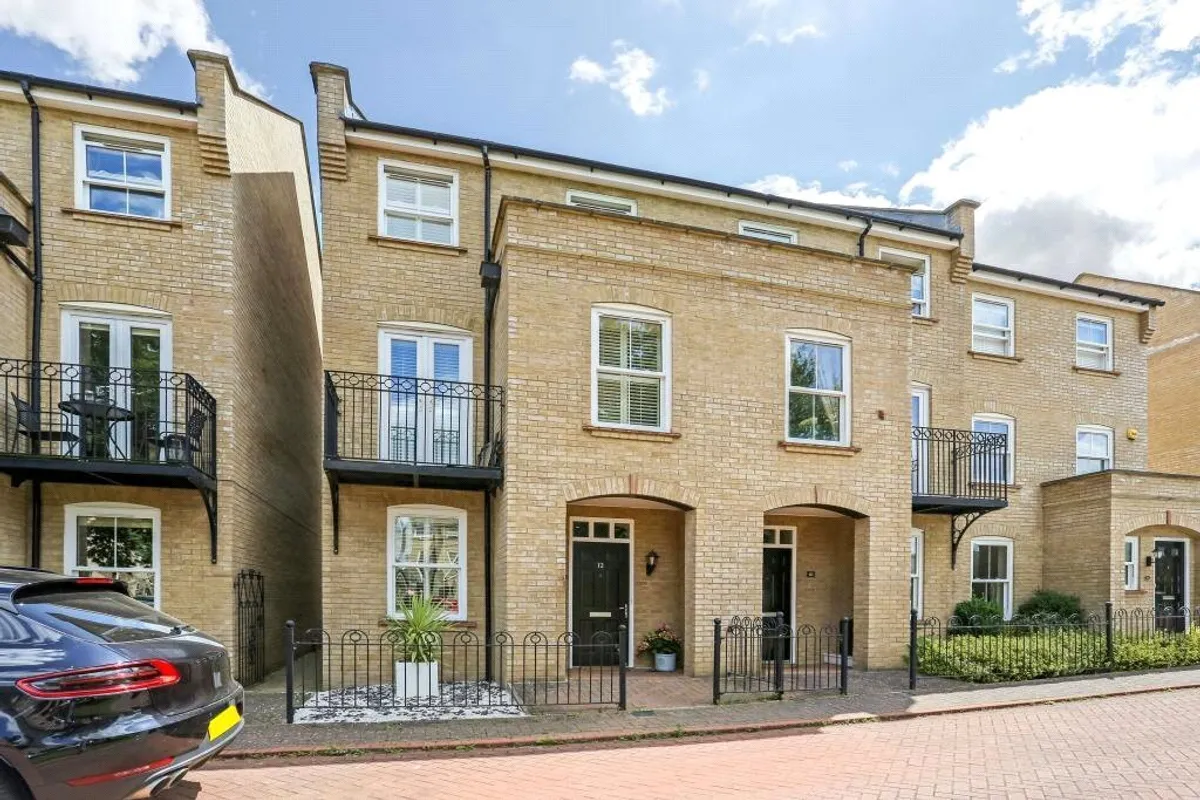 Buckland Terrace, Sherfield Park, RG27