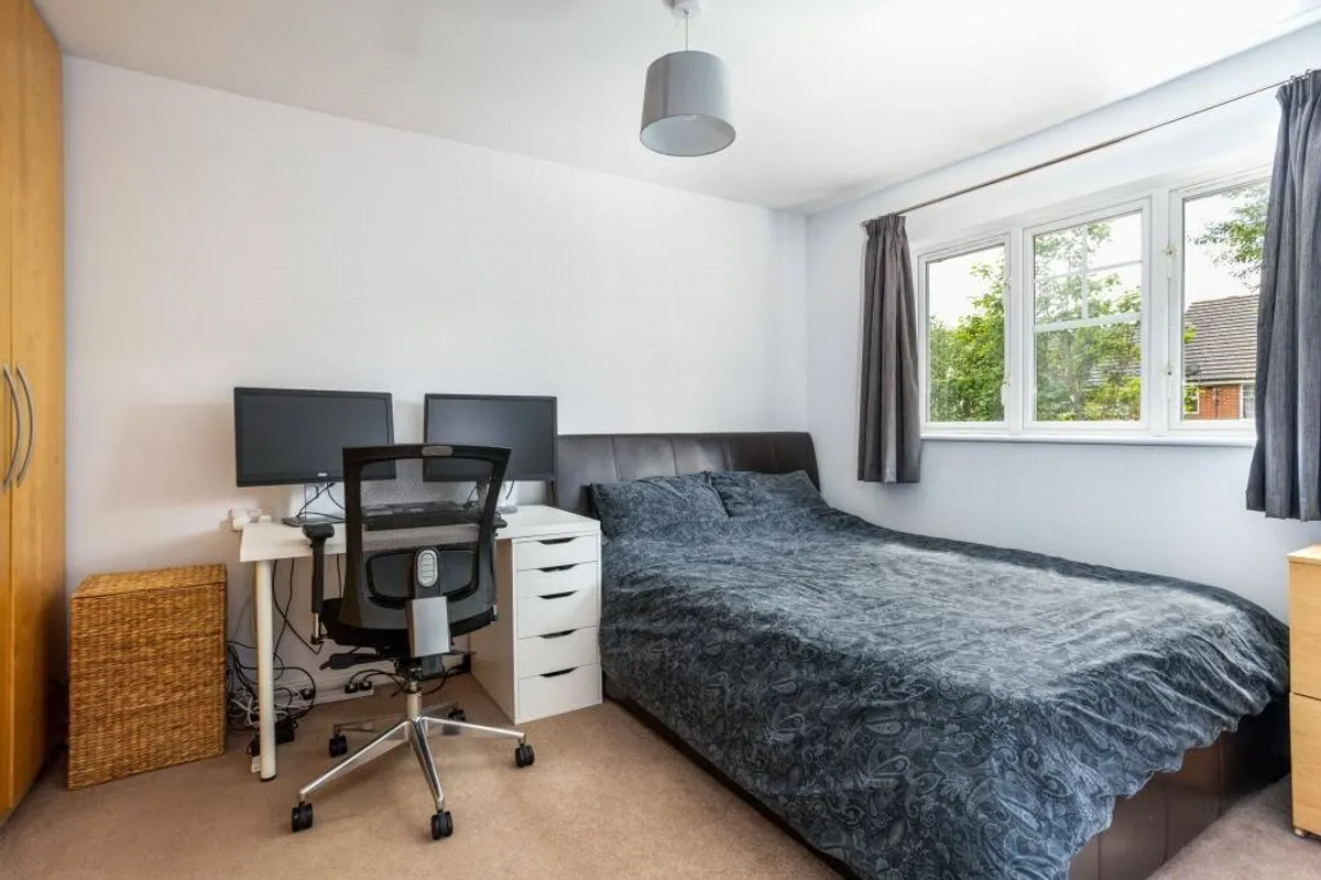Wallis Drive, Bramley, Basingstoke, RG26