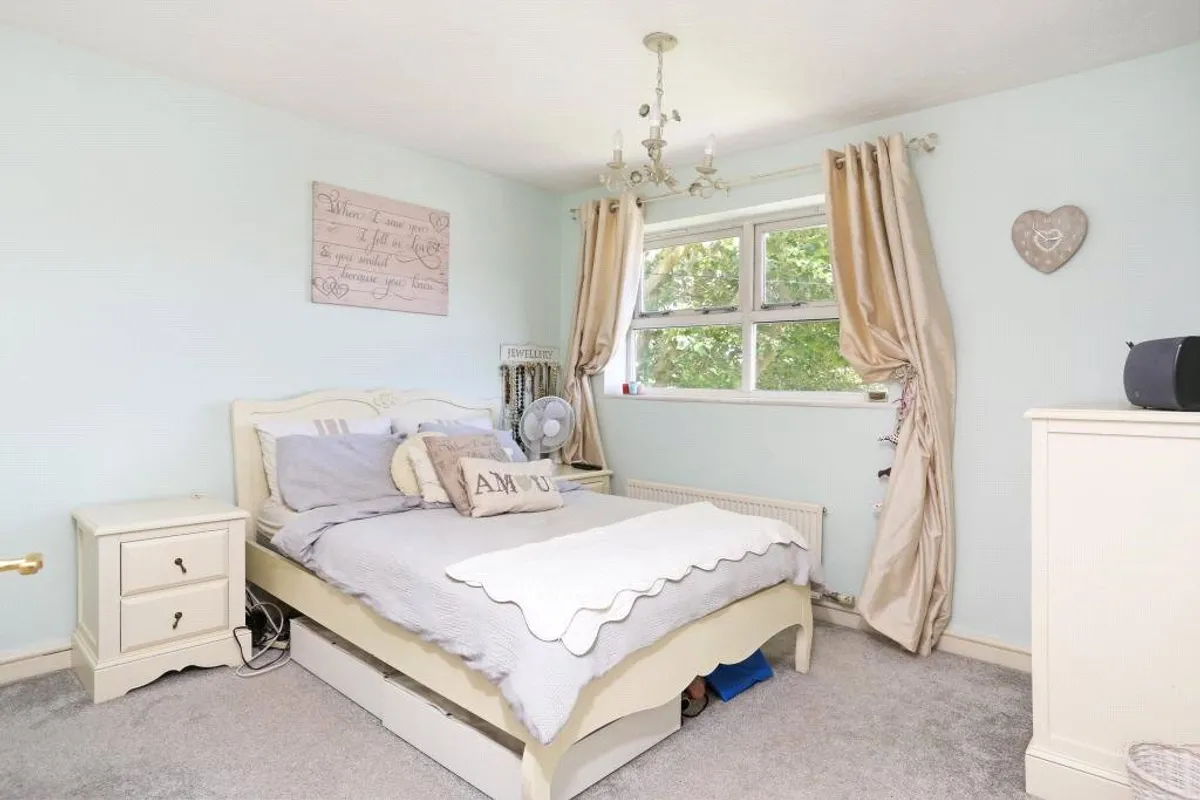 Morris Road, Farnborough, GU14