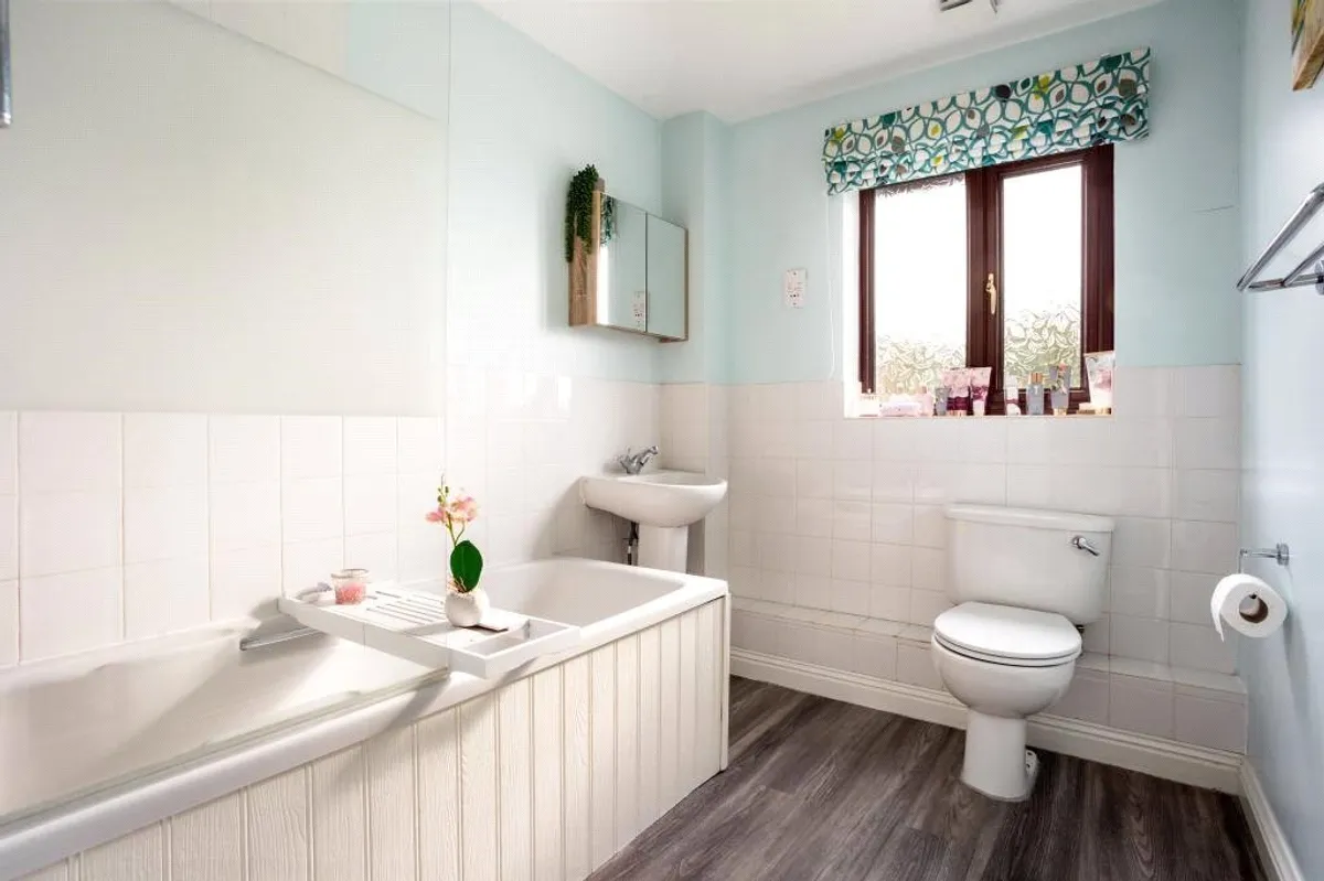 Burydown Mead, North Waltham, RG25