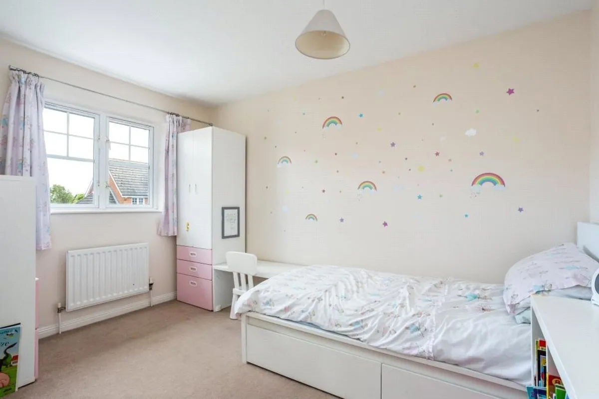 Wallis Drive, Bramley, Basingstoke, RG26