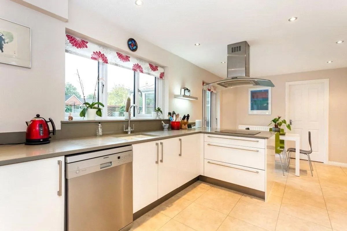 Wallis Drive, Bramley, Basingstoke, RG26
