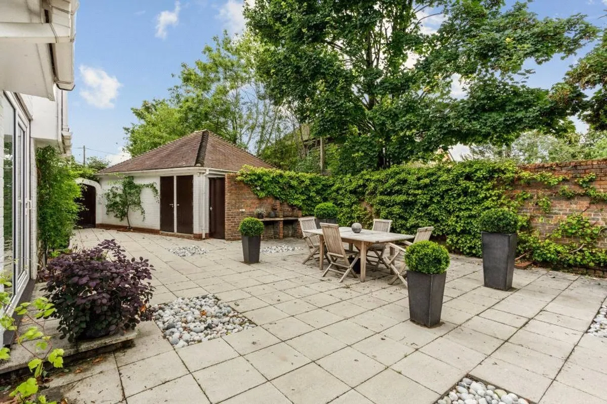 Crown Lane, Old Basing, RG24