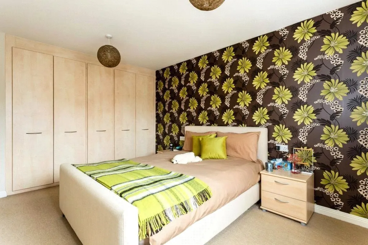 Wallis Drive, Bramley, Basingstoke, RG26