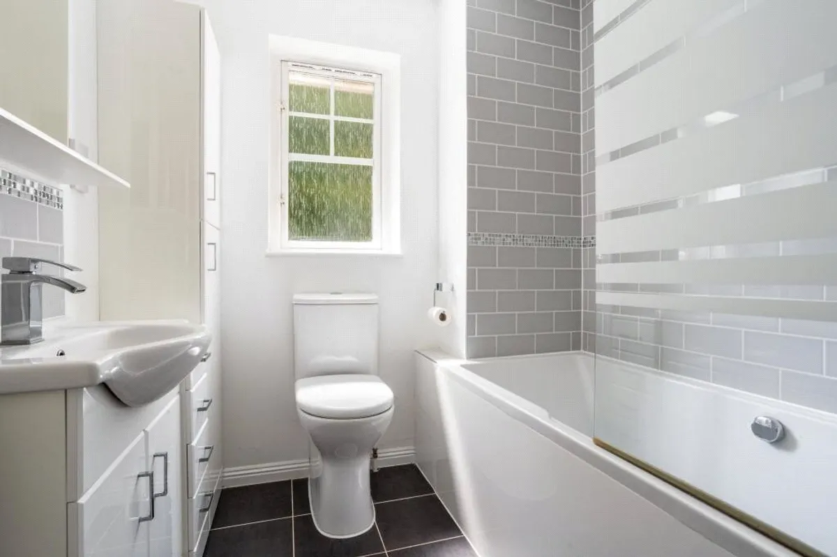 Wallis Drive, Bramley, Basingstoke, RG26
