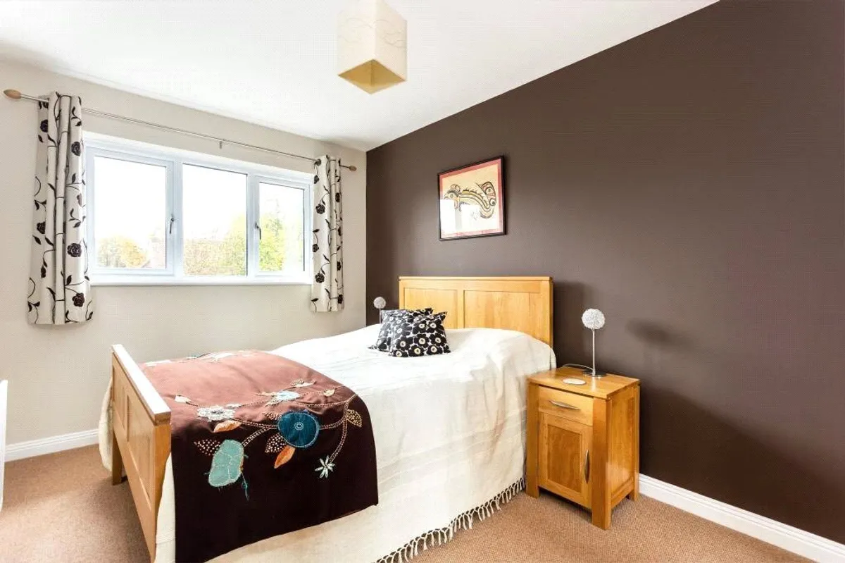 Wallis Drive, Bramley, Basingstoke, RG26