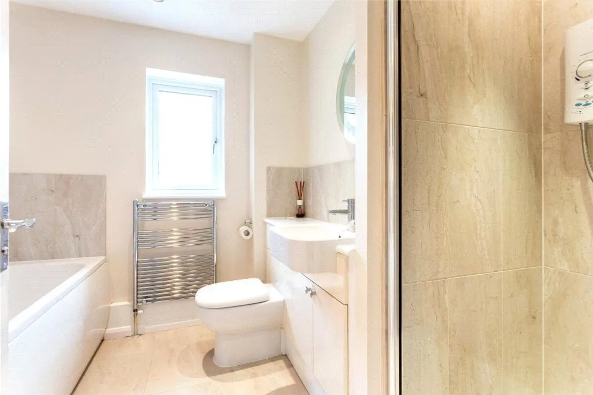 Wallis Drive, Bramley, Basingstoke, RG26