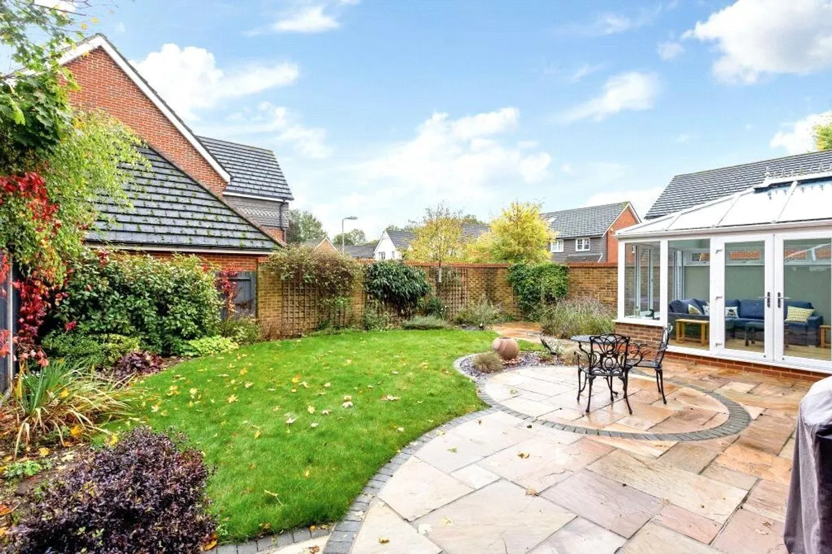 Wallis Drive, Bramley, Basingstoke, RG26