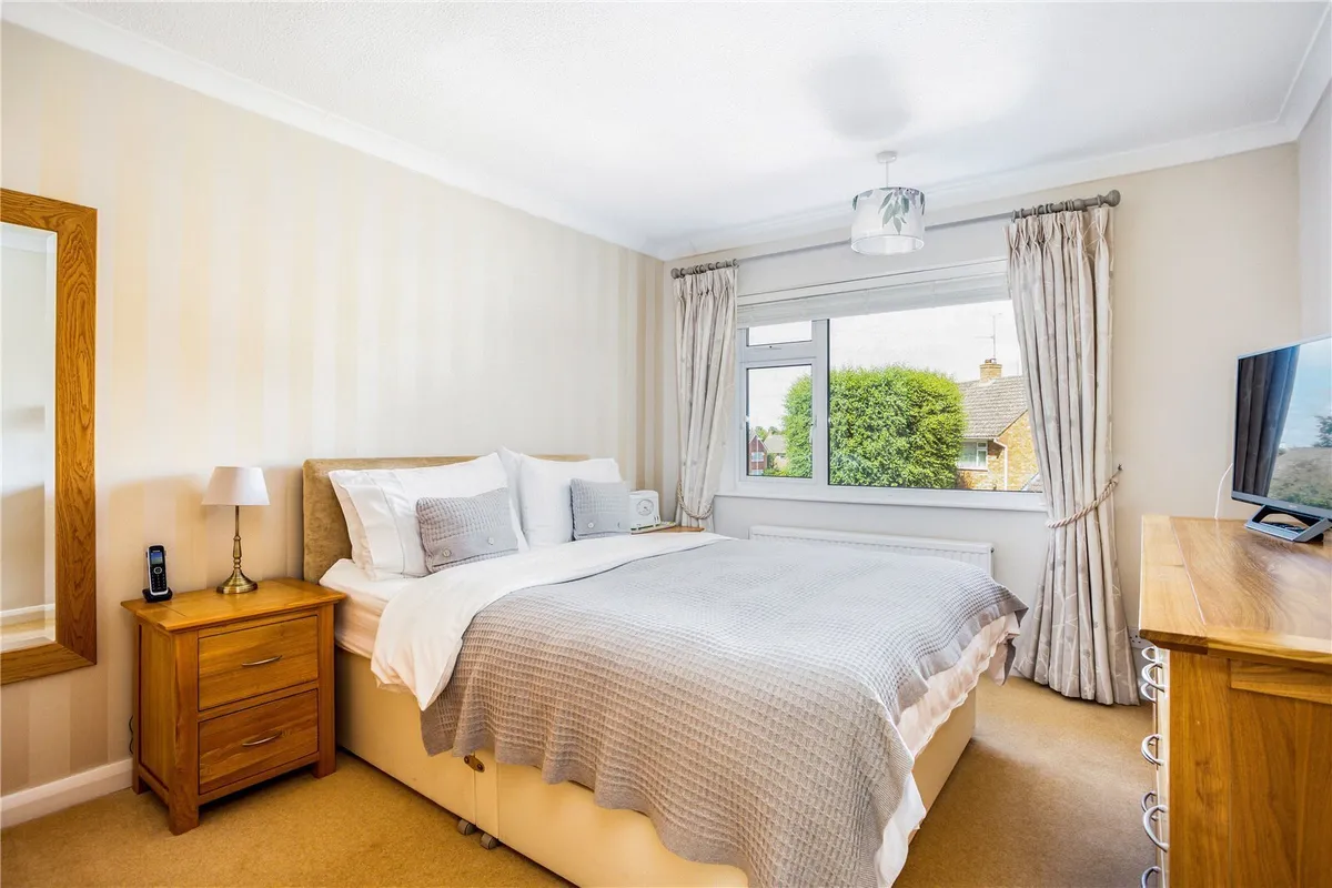 Poynings Crescent, Basingstoke, RG21