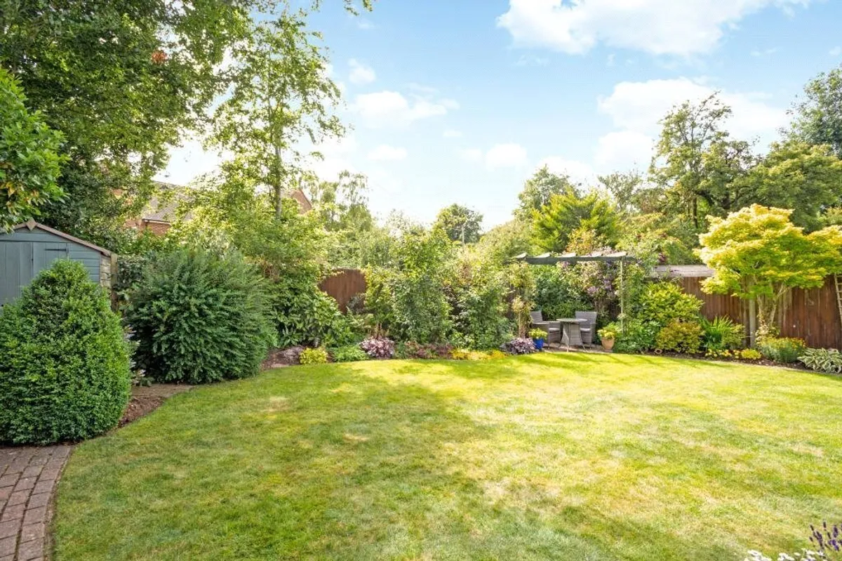 Poynings Crescent, Basingstoke, RG21