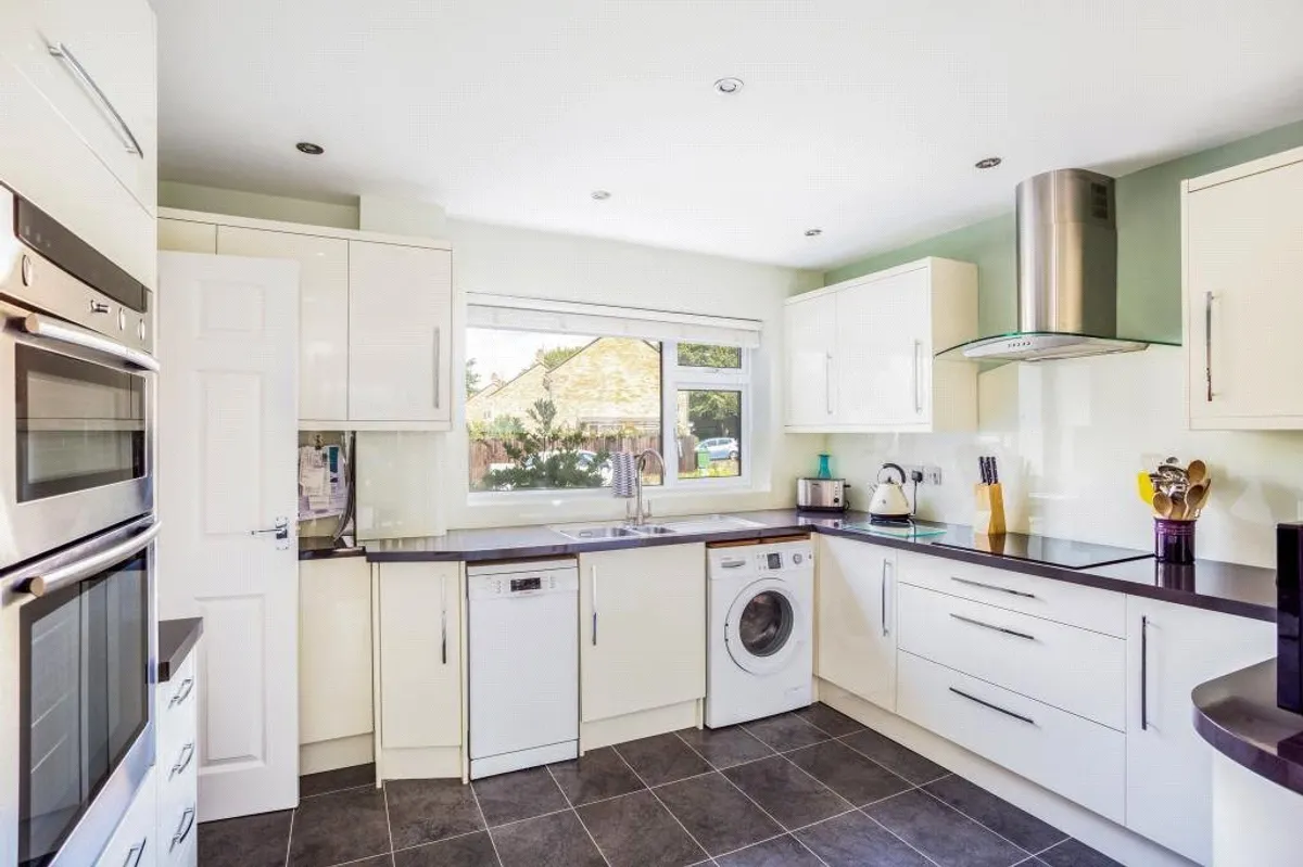 Poynings Crescent, Basingstoke, RG21