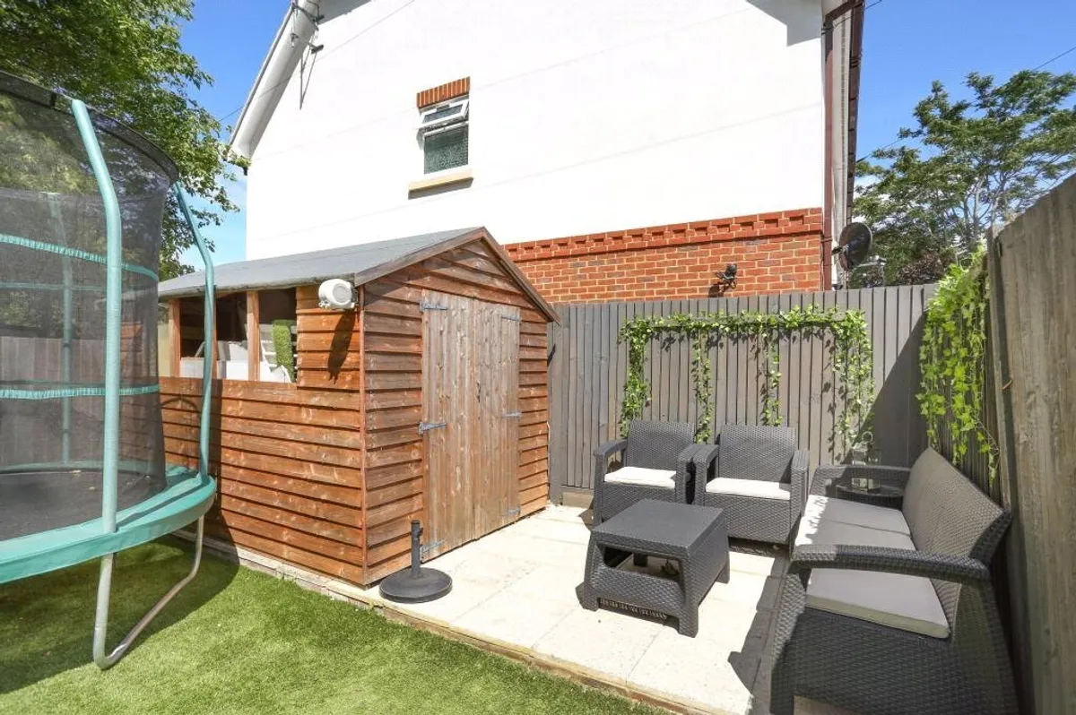 Morris Road, Farnborough, GU14