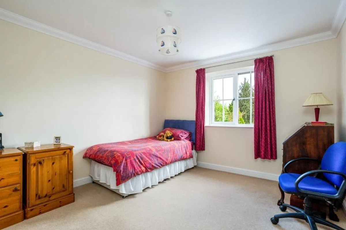 Leighton House, Pamber Green, RG26