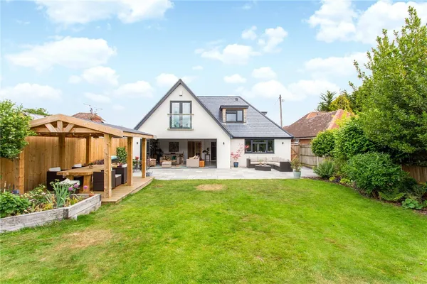 Coopers Lane, Bramley, RG26