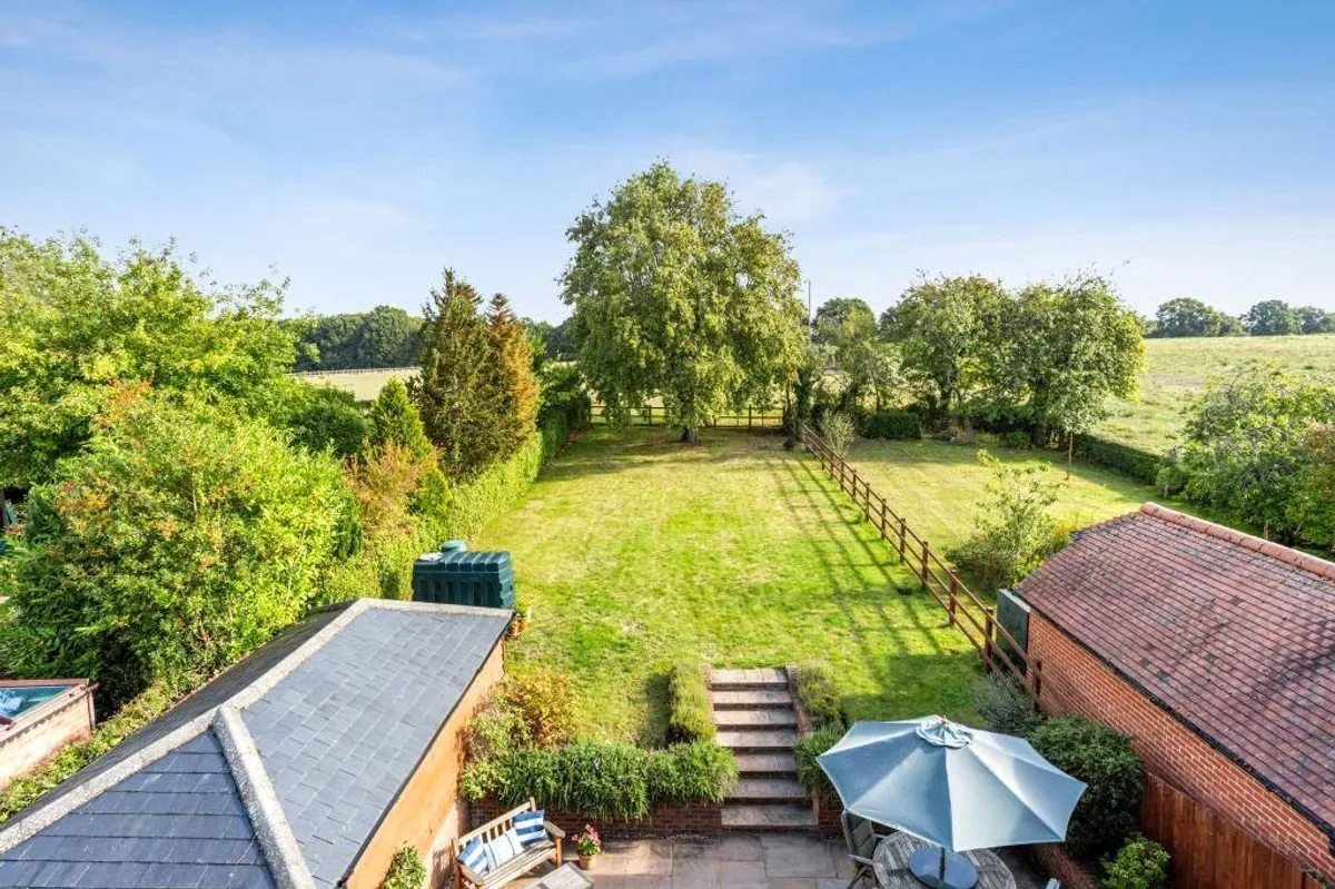 Leighton House, Pamber Green, RG26