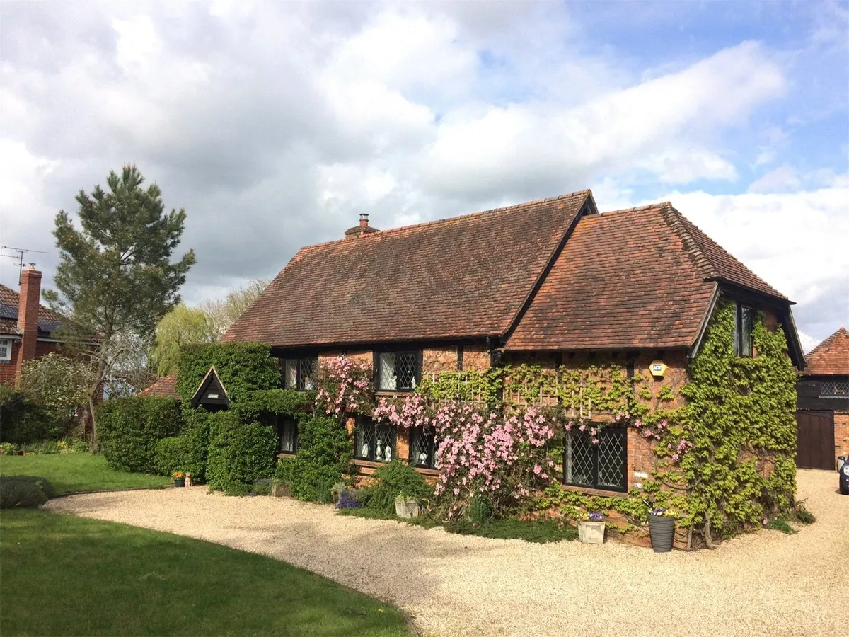 Yew Tree House, Monk Sherborne, RG26