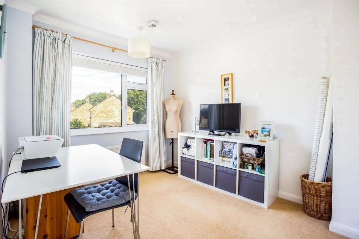 Poynings Crescent, Basingstoke, RG21
