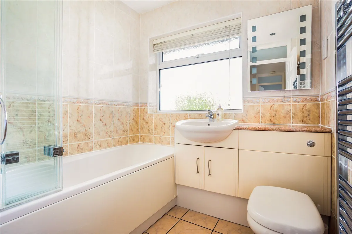 Poynings Crescent, Basingstoke, RG21