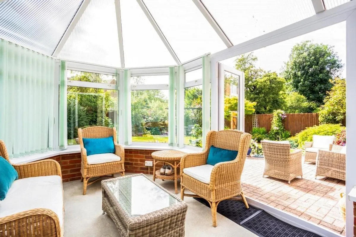 Poynings Crescent, Basingstoke, RG21