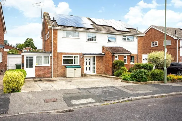 Kestrel Road, Kempshott, Basingstoke, RG22