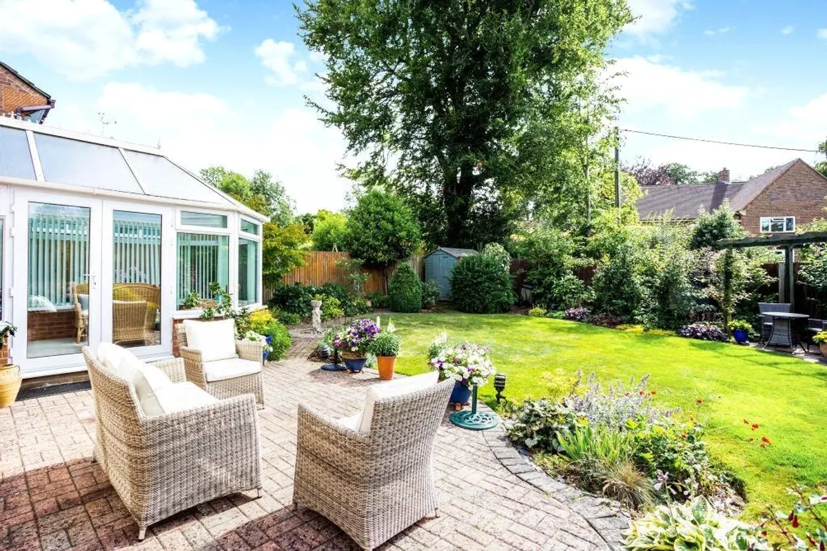 Poynings Crescent, Basingstoke, RG21