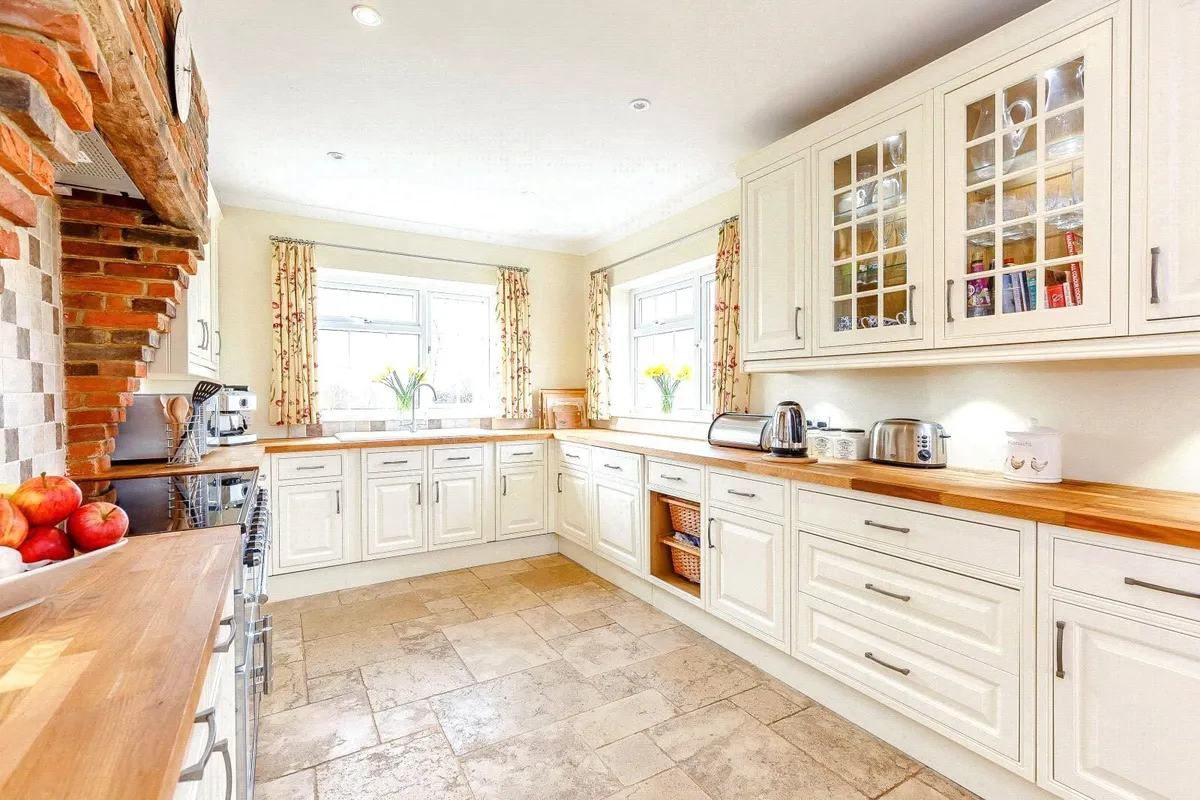 Knowl Hill, Kingsclere, RG20