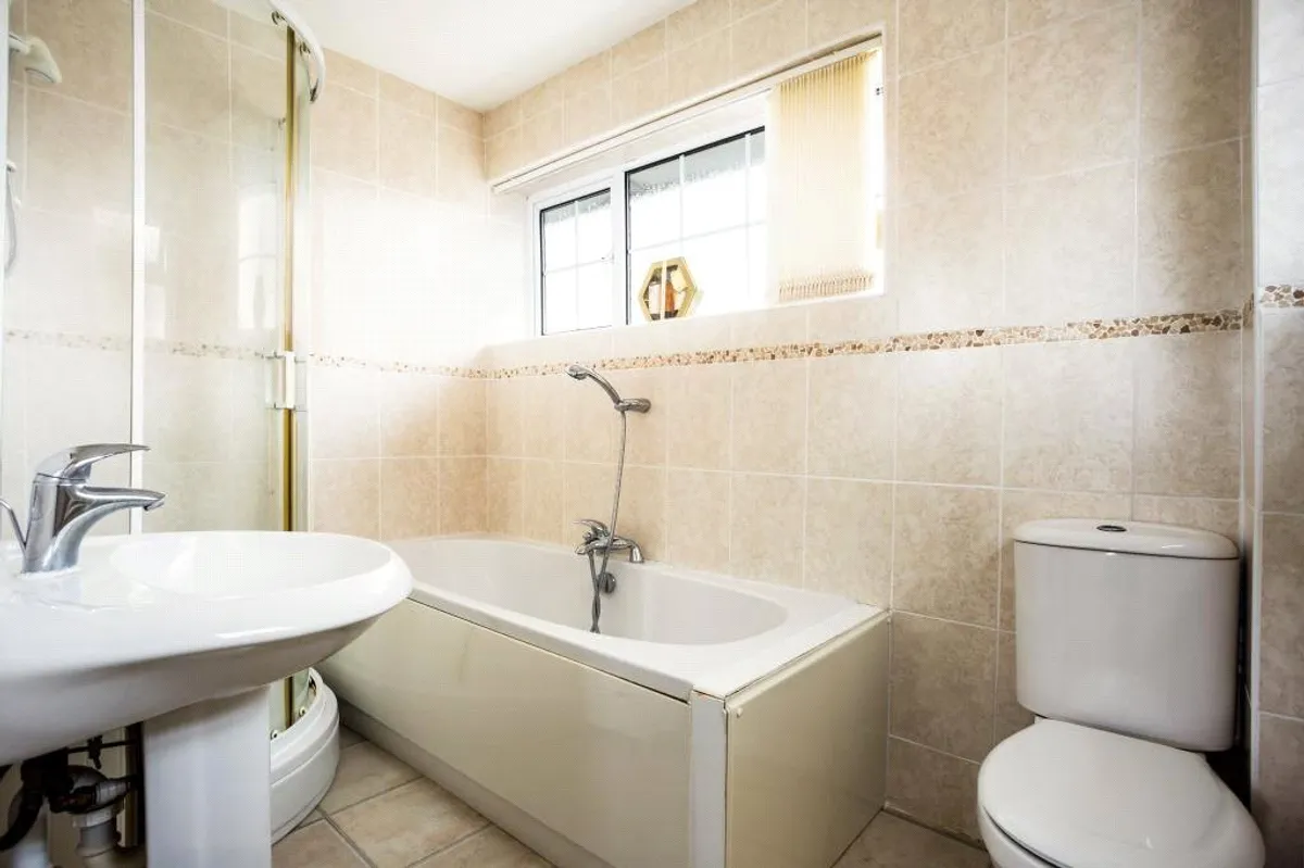 Kestrel Road, Kempshott, Basingstoke, RG22