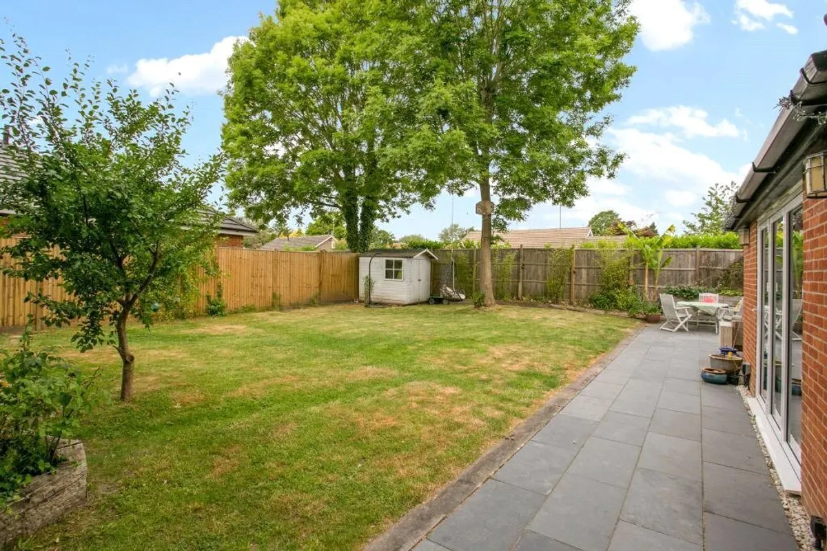 Sherfield Road, Bramley, RG26