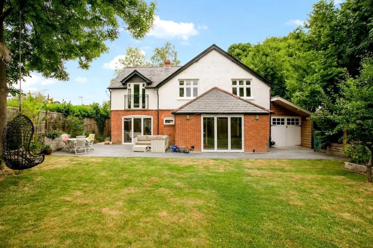 Sherfield Road, Bramley, RG26