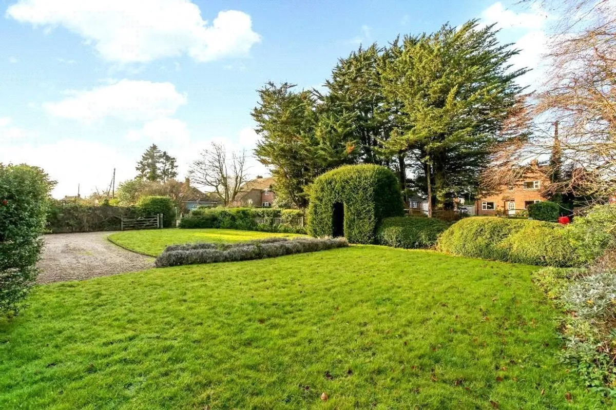 Yew Tree House, Monk Sherborne, RG26