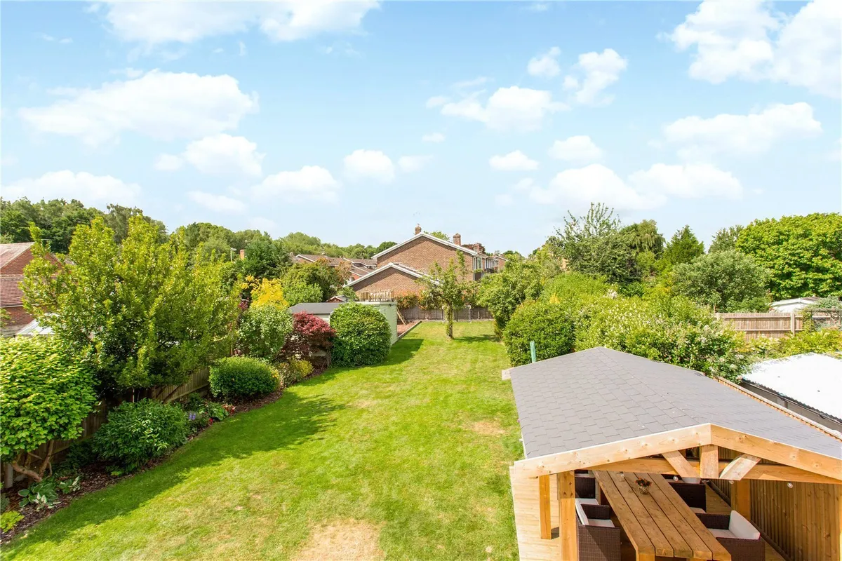 Coopers Lane, Bramley, RG26