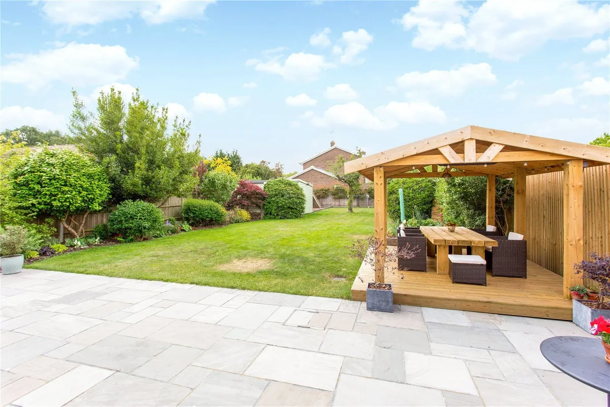 Coopers Lane, Bramley, RG26