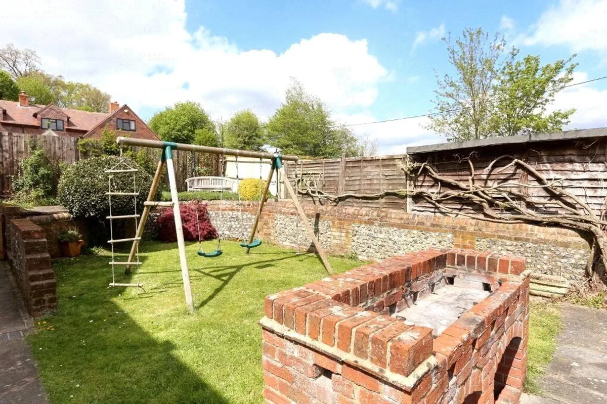 Ash Park Cottage, Steventon, RG25