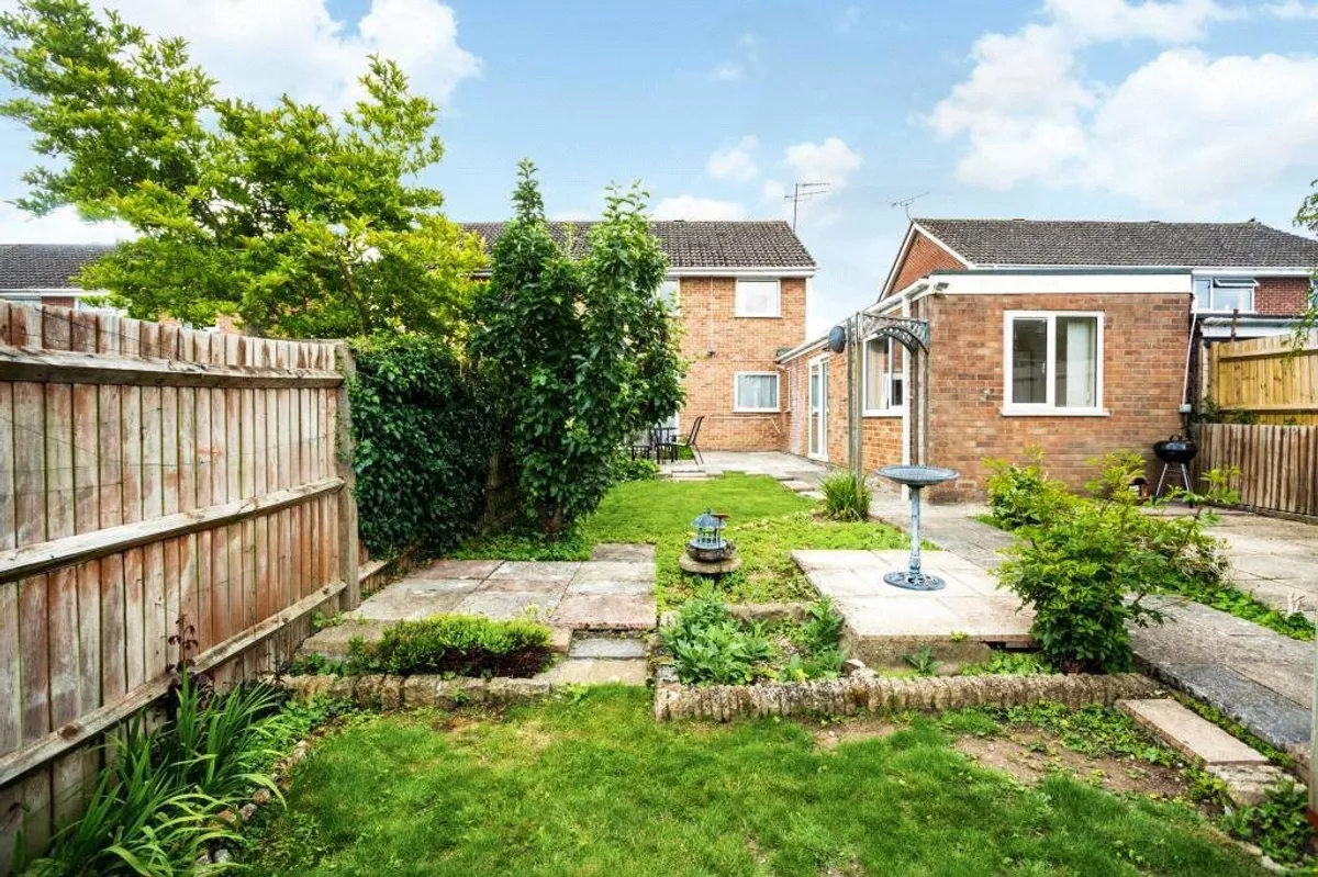 Kestrel Road, Kempshott, Basingstoke, RG22