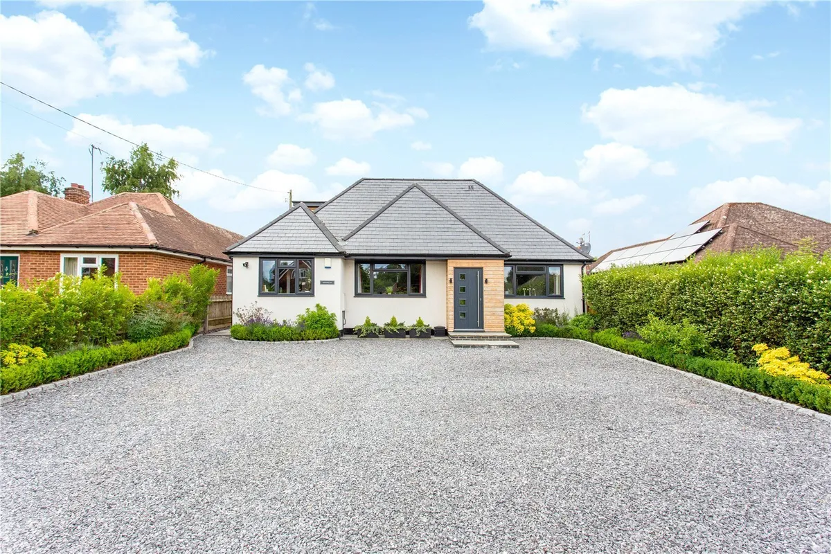 Coopers Lane, Bramley, RG26