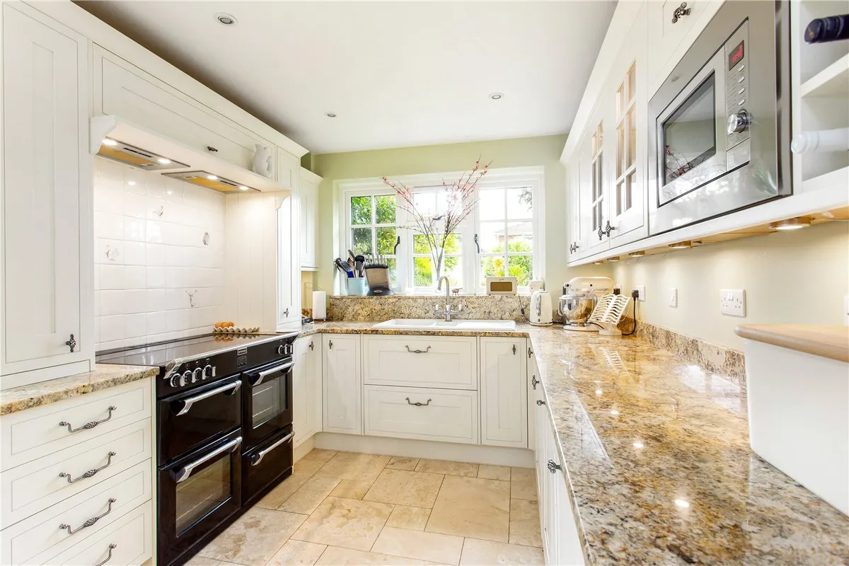 Barn Lane, Oakley, RG23