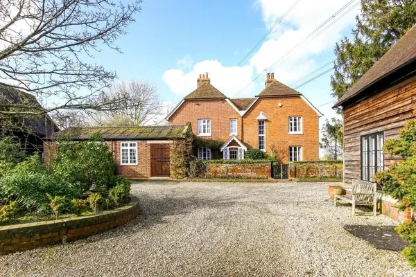 Olivers Lane, Bramley, RG26