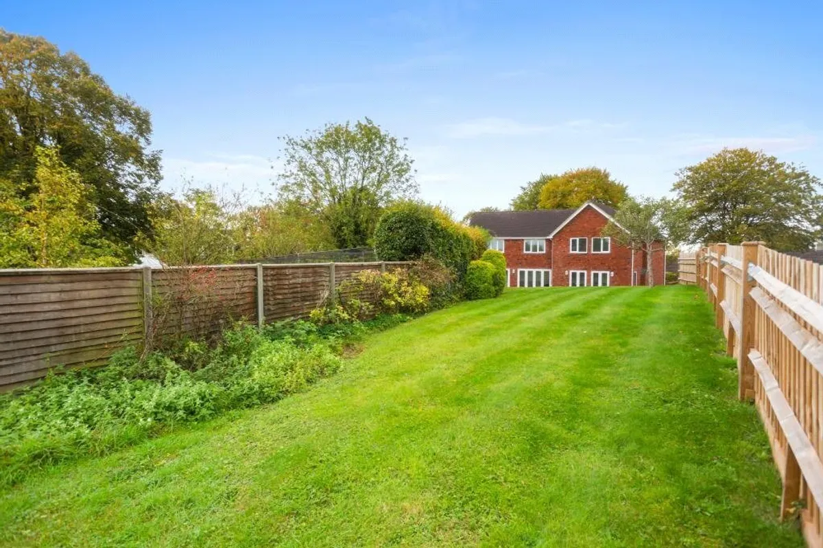 Lynch Hill Park, Whitchurch, RG28