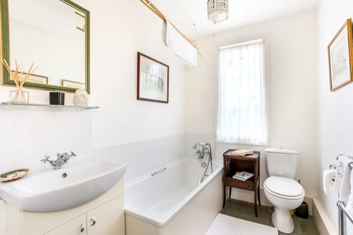 Olivers Lane, Bramley, RG26