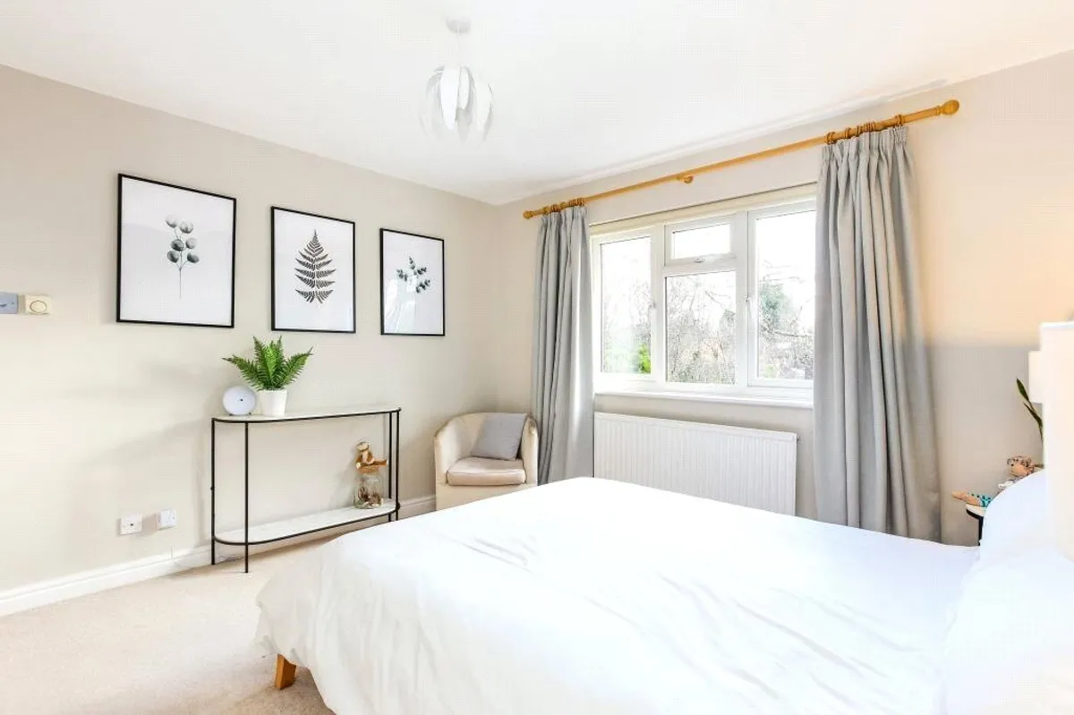 Meitner Close, Bramley, RG26
