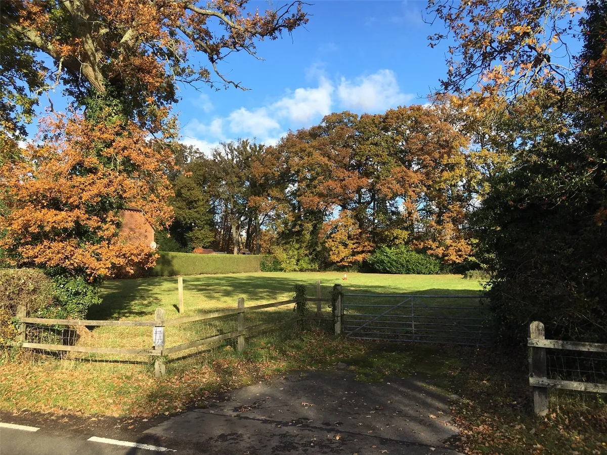 Baughurst Road, Baughurst, RG26