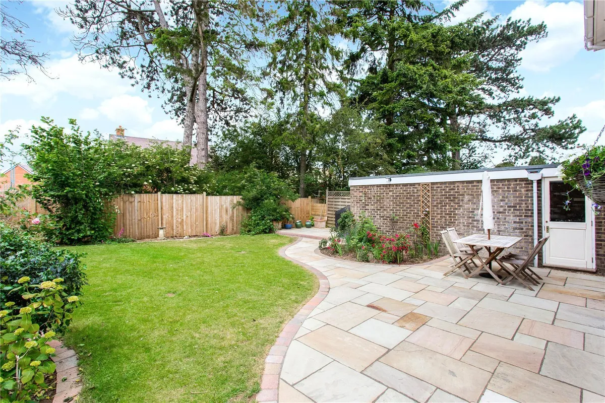 Barn Lane, Oakley, RG23