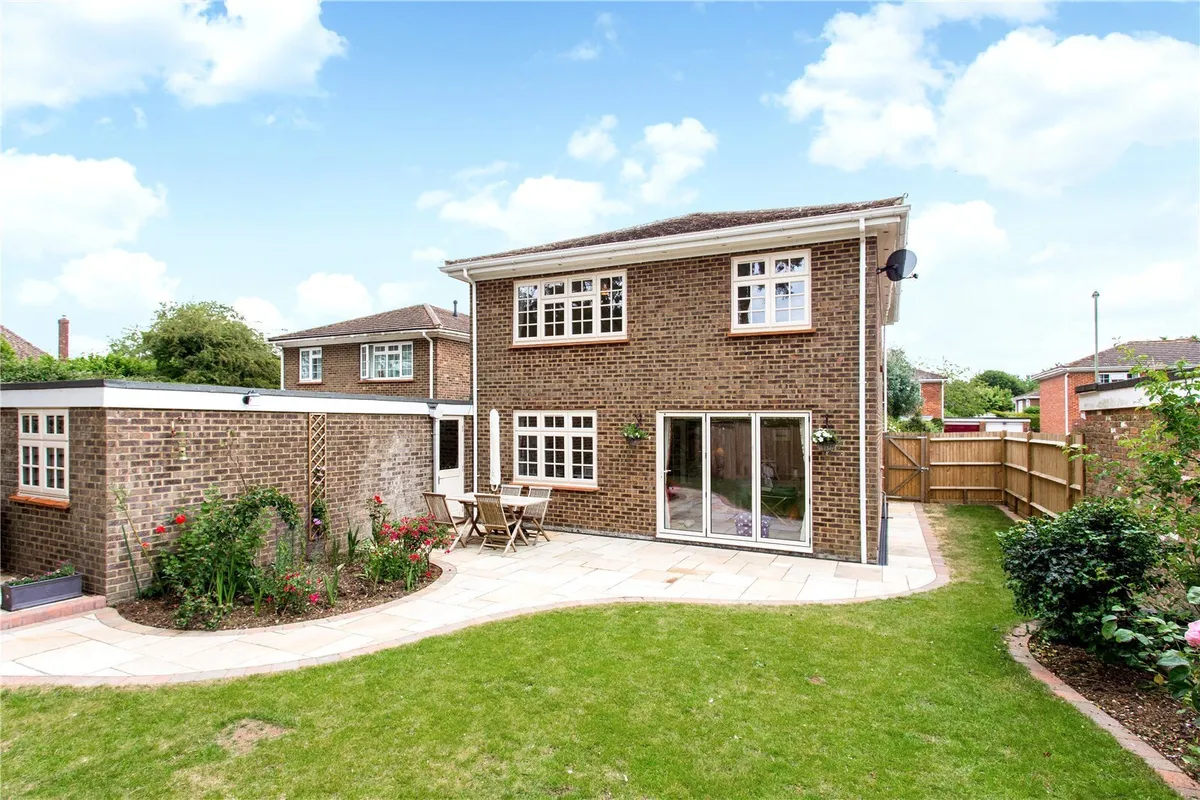 Barn Lane, Oakley, RG23