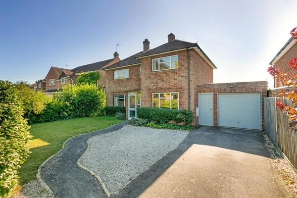 Northfield Road, Sherfield-On-Loddon, Hook, RG27
