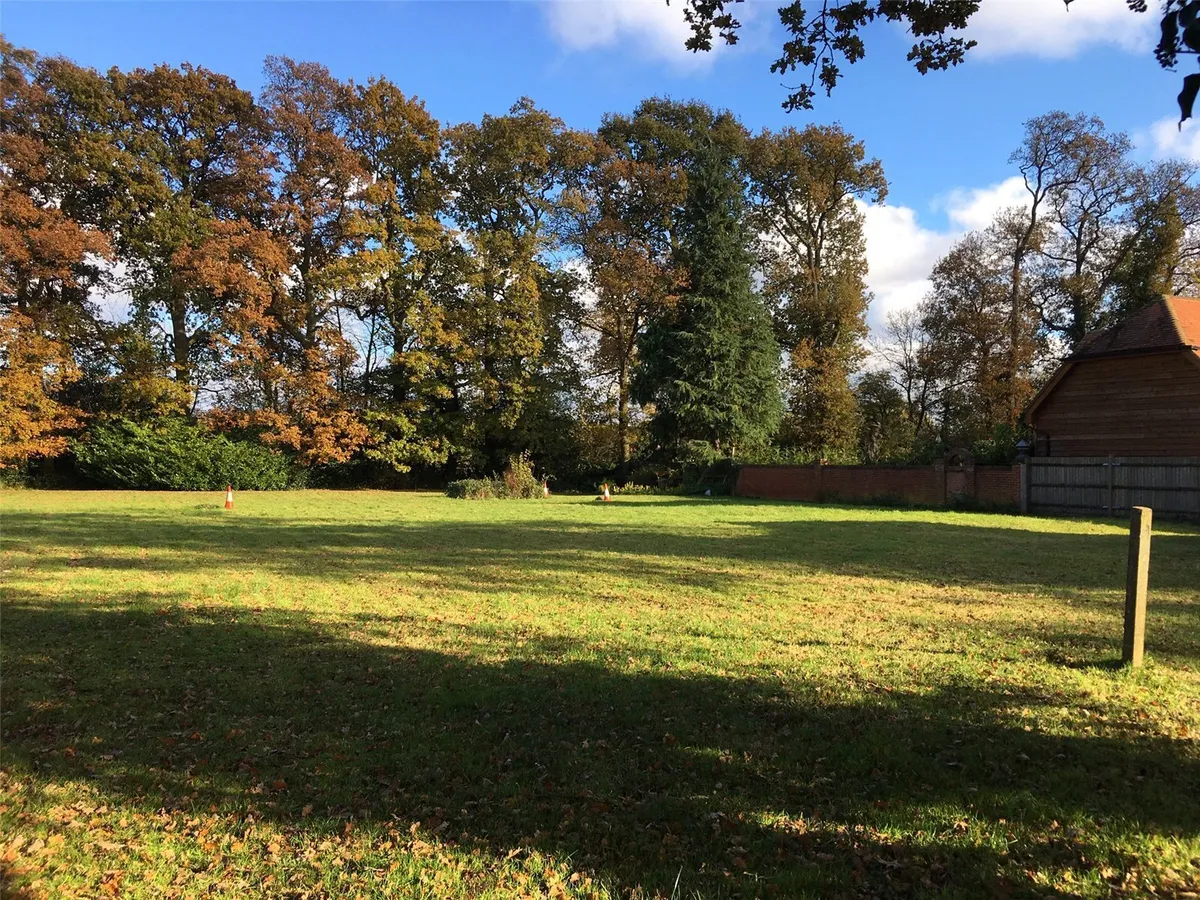 Baughurst Road, Baughurst, RG26