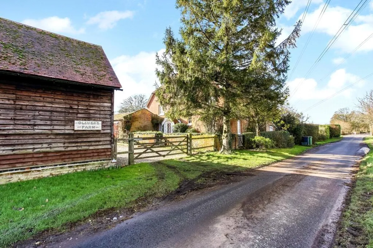 Olivers Lane, Bramley, RG26