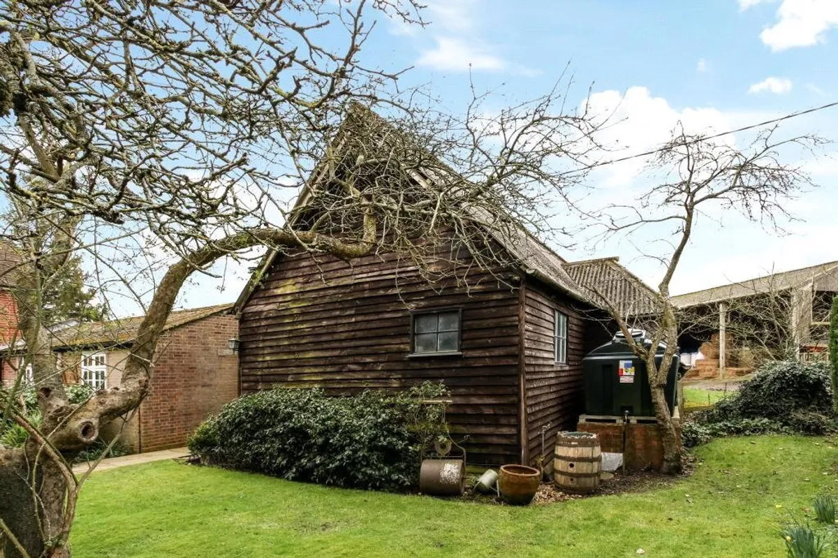 Olivers Lane, Bramley, RG26