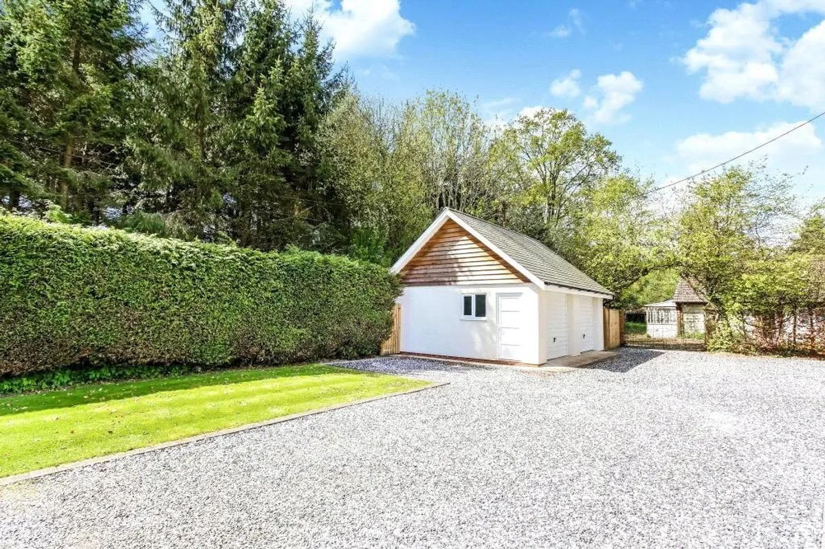 Avondale, New Road, Pamber Green, RG26